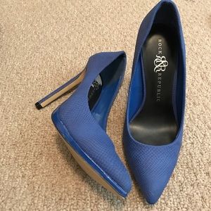 Cobolt blue rock and republic pump heels 7