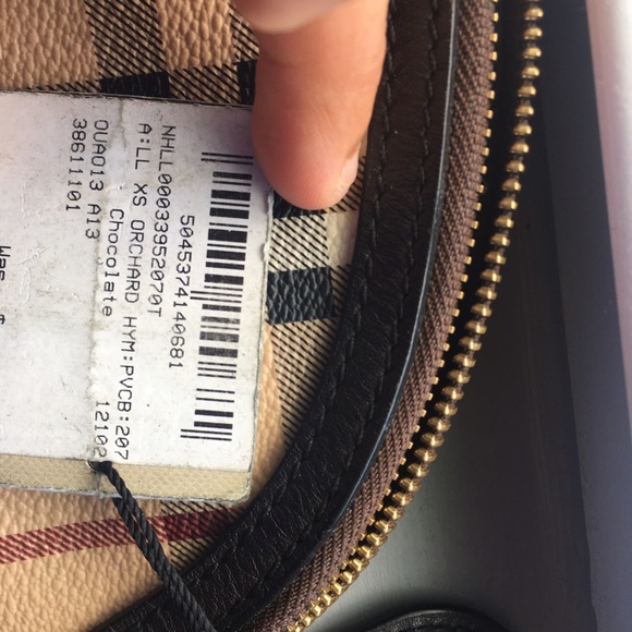 100% authentic Burberry sling bag - Picture 7 of 8