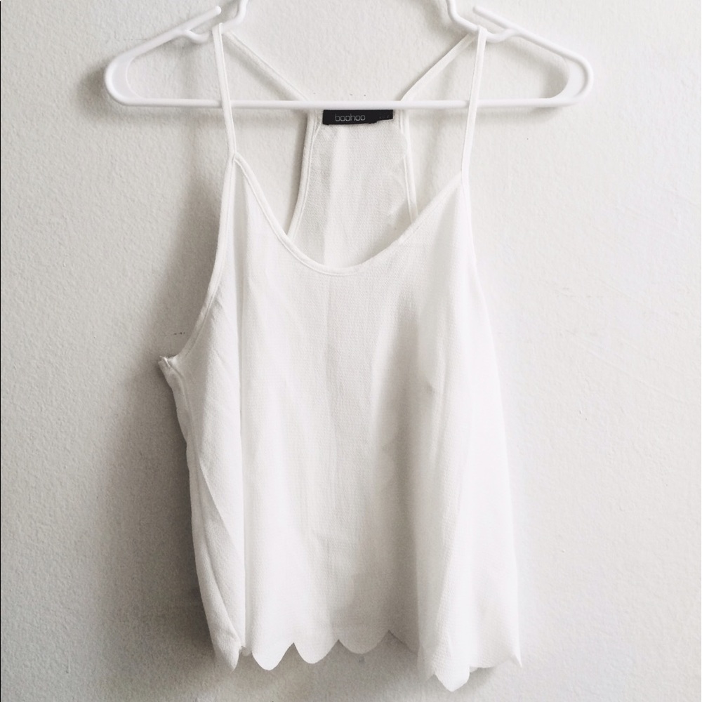 NWOT Boohoo Scalloped Open Slit Back Cami Tank