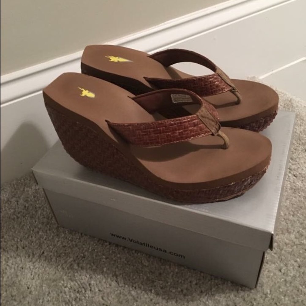 Volatile sandal