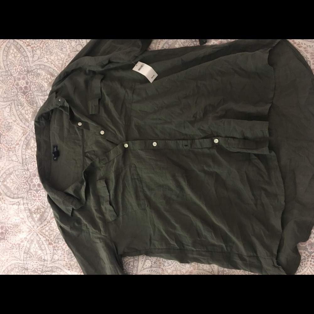 Gap button up!