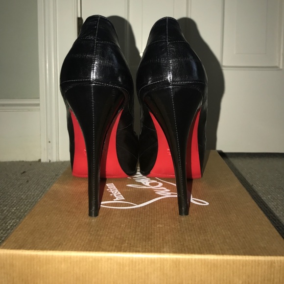 Authentic Christian Louboutin leather high heels - Picture 2 of 4
