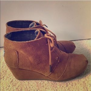 Toms desert wedges