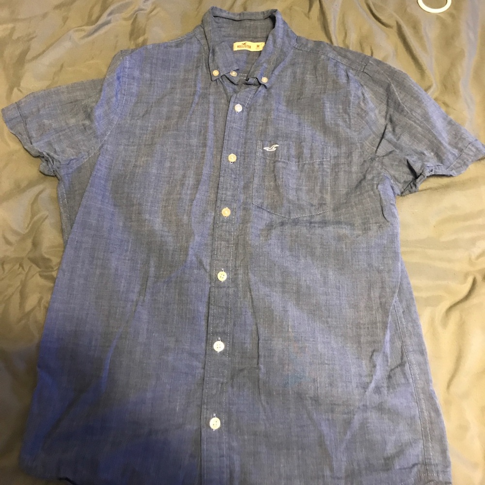 🔻SALE🔻HOLLISTER BUTTON UP SHIRT SIZE MEDIUM!