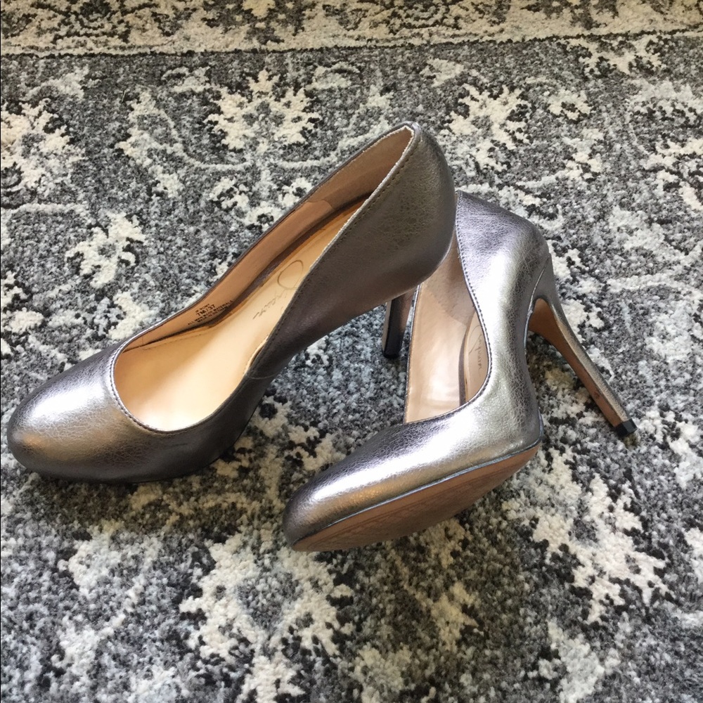 Jessica Simpson Pewter/Silver Pumps