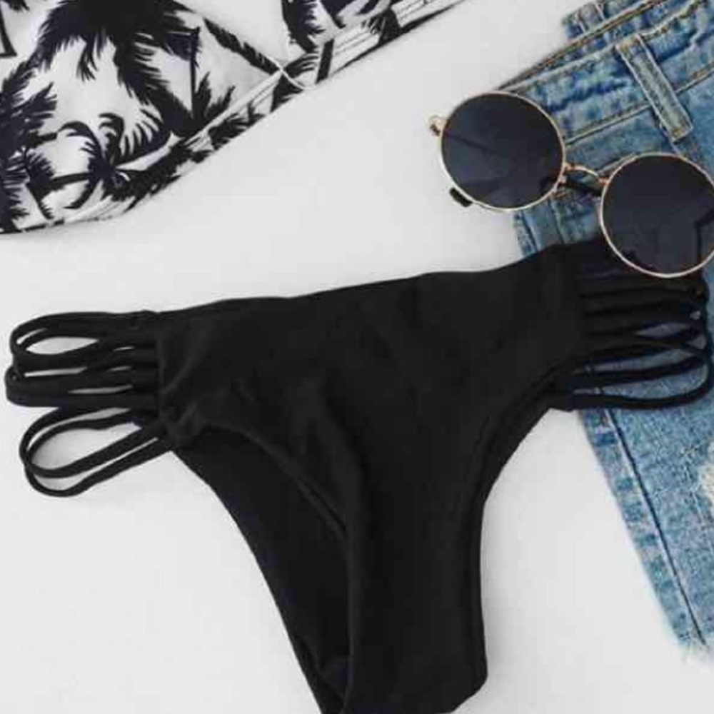 ❗️Sold❗️Women's black bikini bottom