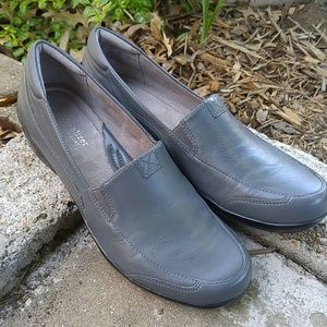 Naturalizer Gray Leather Comfort Flats