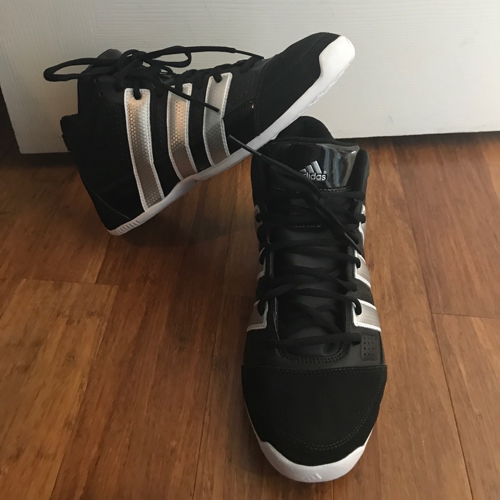 Adidas Mens athletic shoe