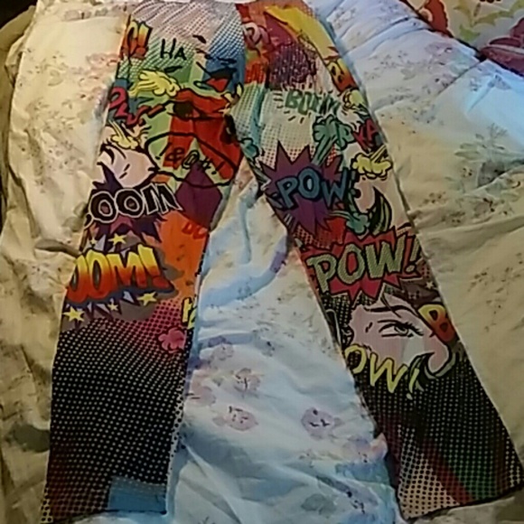 Comic strip leggings! Comicon! - Picture 2 of 3