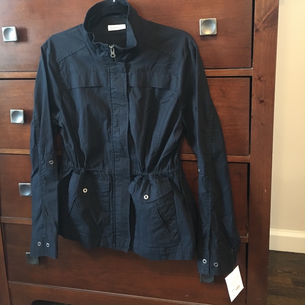 NWT Black jacket w drawstring waist/ pockets  L