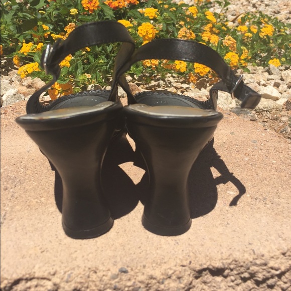 BCBGIRLS SHOES BLACK SZ 10 - Picture 3 of 6