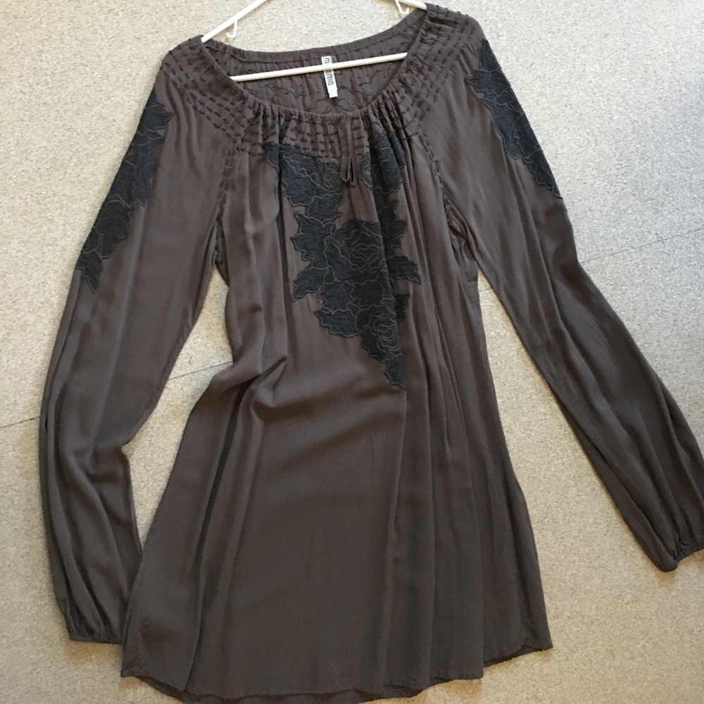 Women's long sleeve tunic/shirt