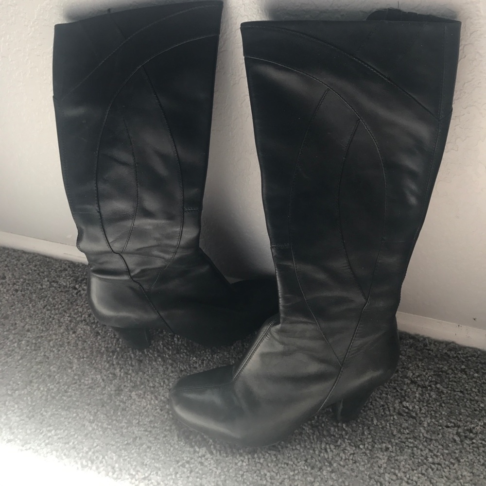 Comfortable leather heeled boots