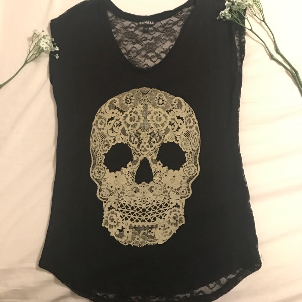 Express Lace Skull T-Shirt
