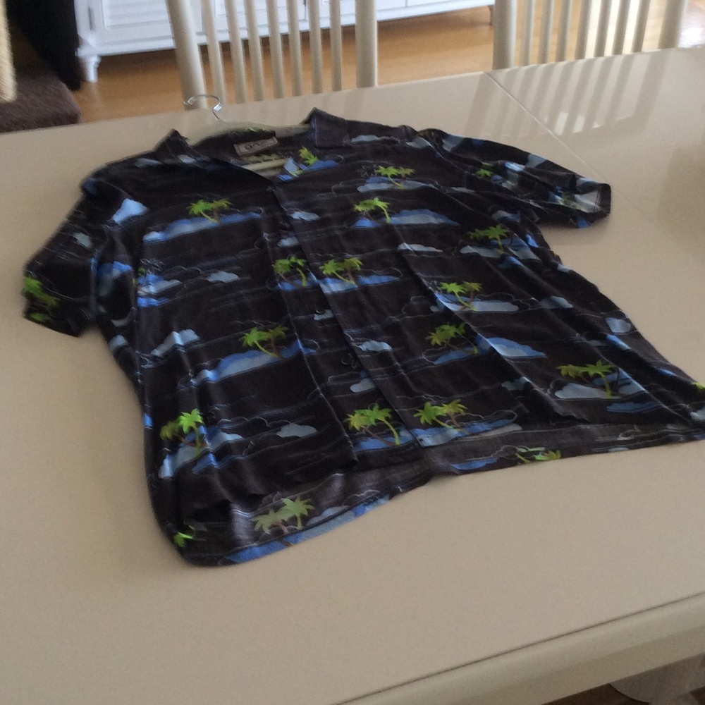 Vintage graphic collared shirt