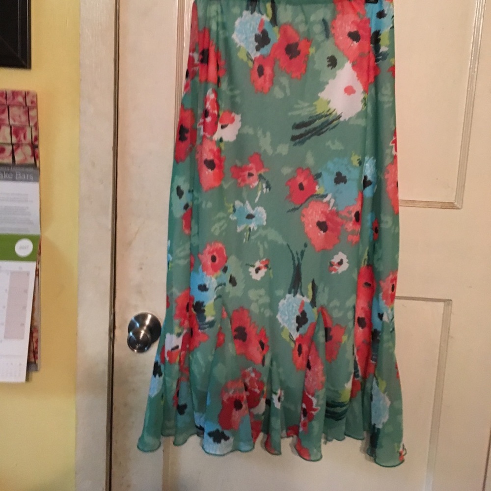Catos brand flowered skirt size large