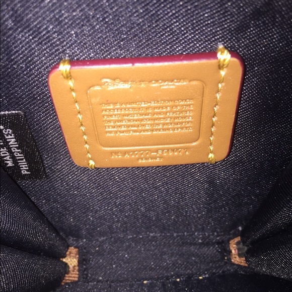 Disney x Coach Mickey ear coin case - Picture 4 of 5