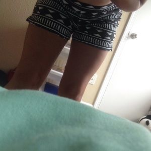Girls size 14 black and white pattern shorts