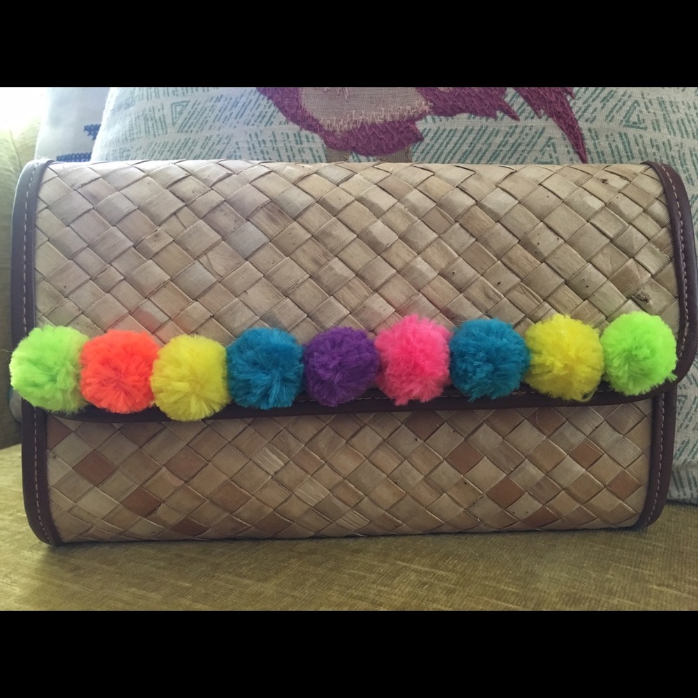 Woven Pompom Clutch - Picture 6 of 6