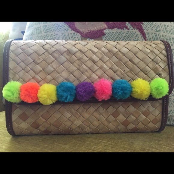 Woven Pompom Clutch - Picture 6 of 6