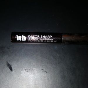 Urban decay razor sharp liquid eyeliner
