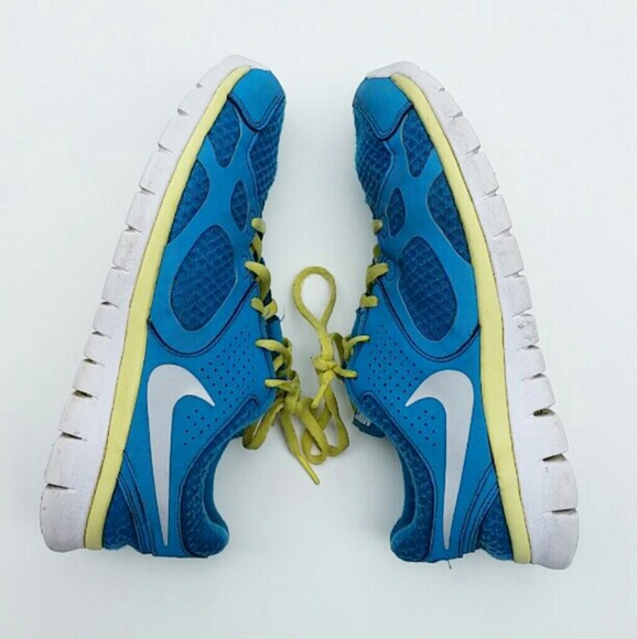 womens size 8 nike shoes