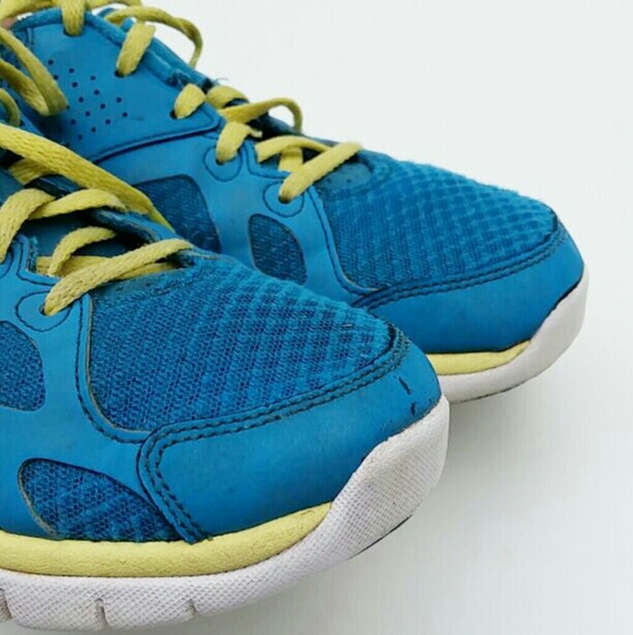 womens size 8 nike shoes