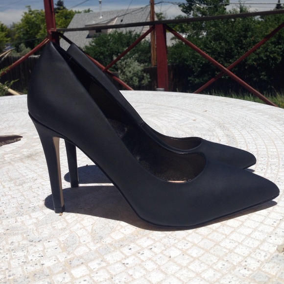 Matte black pumps - Picture 2 of 4