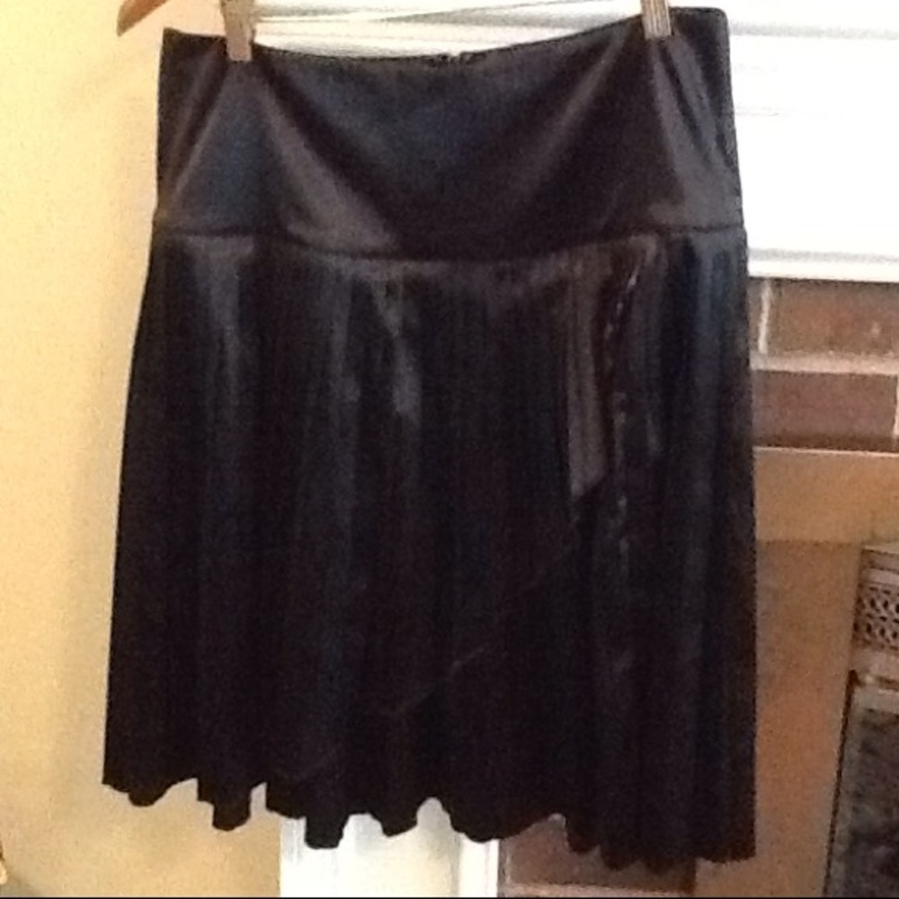 Arden B black pleated skirt