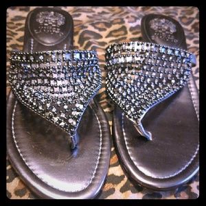 VINCE CAMUTO STEEL METALLIC SANDALS