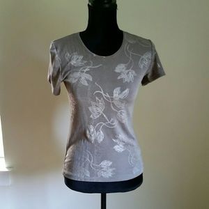 Green dressy shirt with flower design