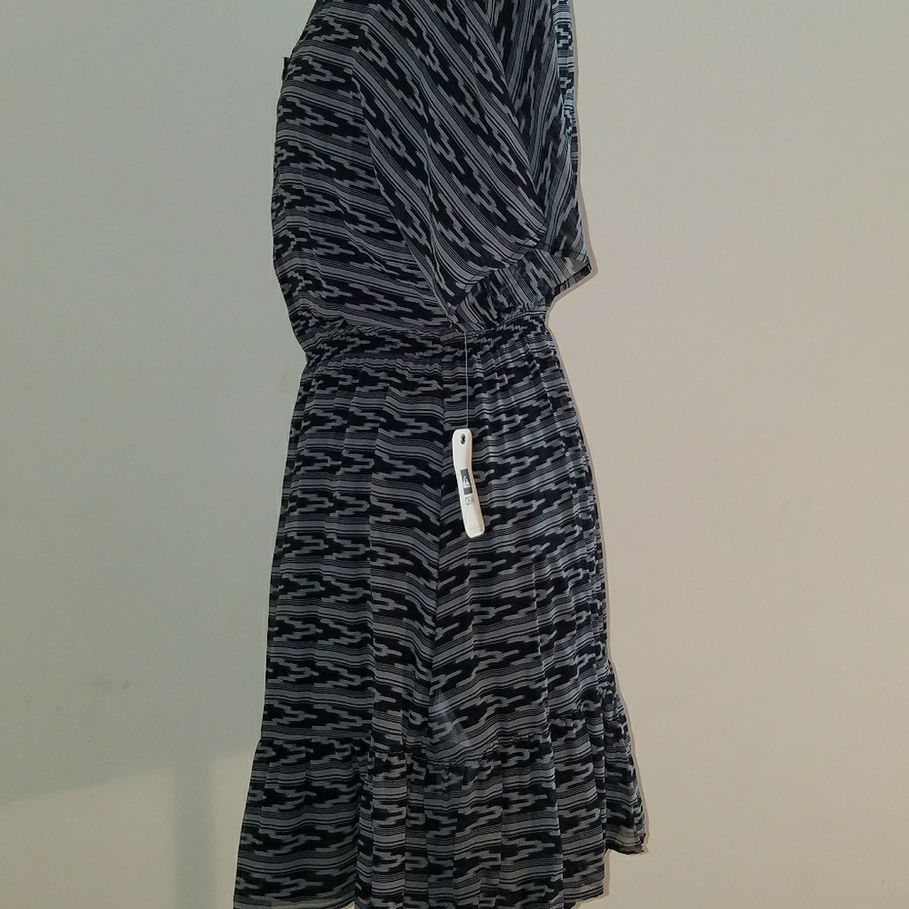 Empire Dress w/ Ikat desighn - Picture 3 of 4