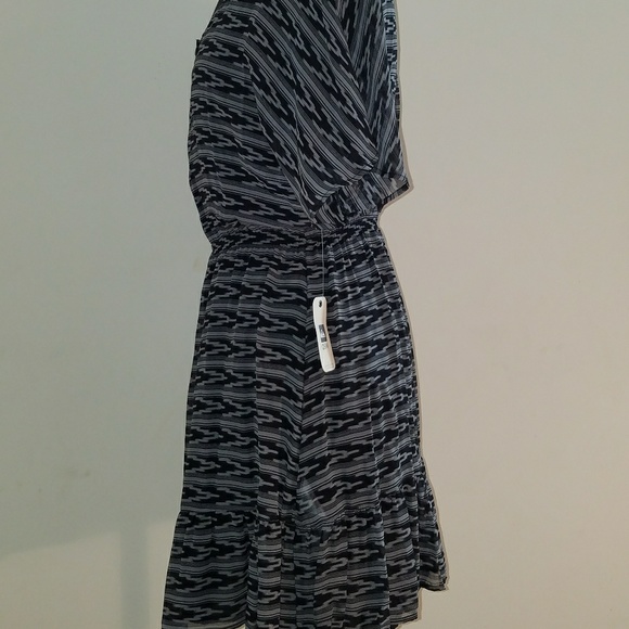 Empire Dress w/ Ikat desighn - Picture 3 of 4