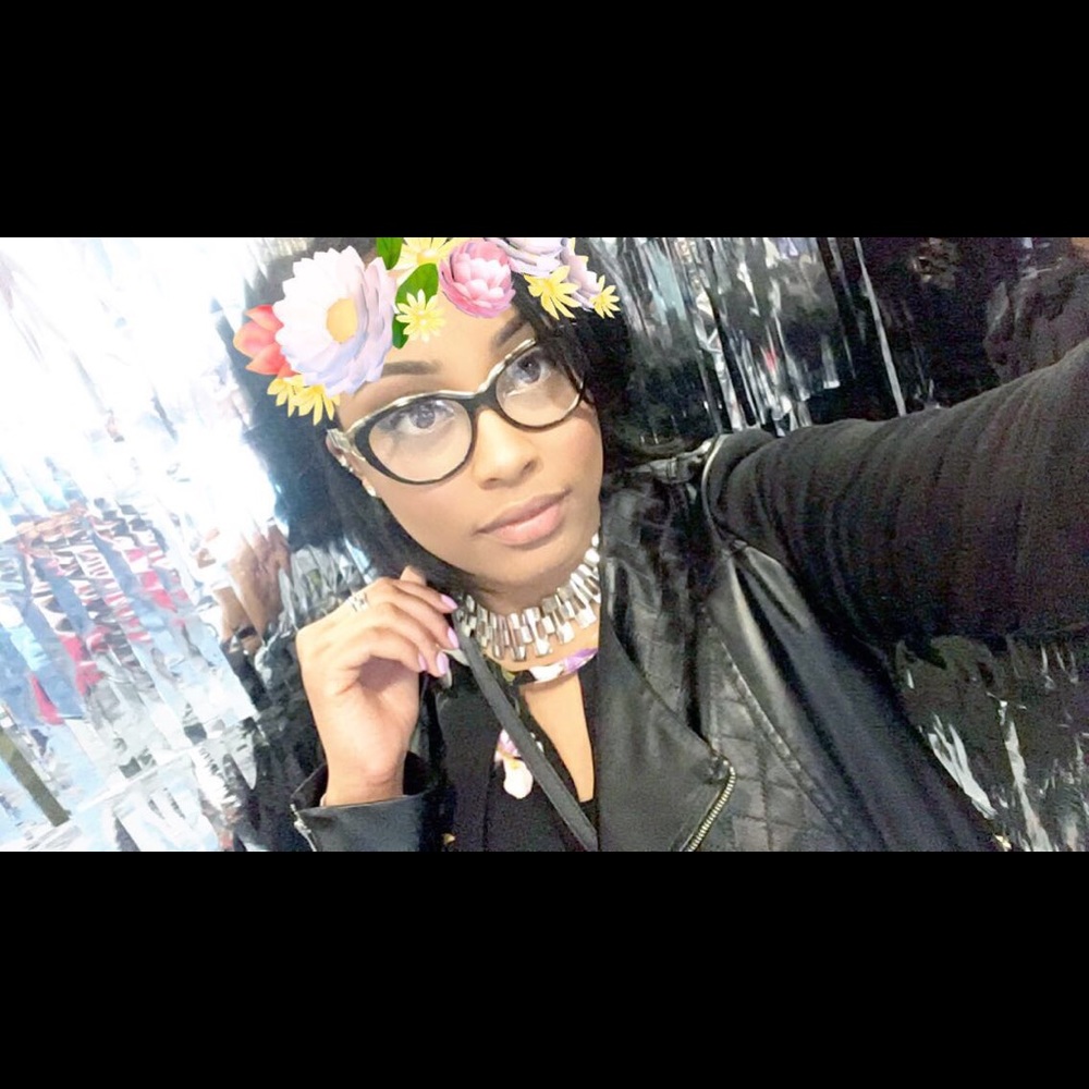Meet your Posher, Malanee'