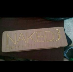 Urban decay naked 3 eye pallet