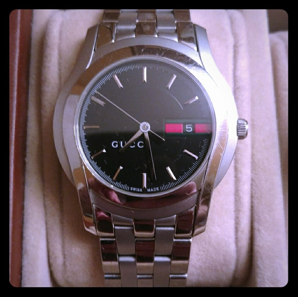 Gucci 5500XL stainless steel watch