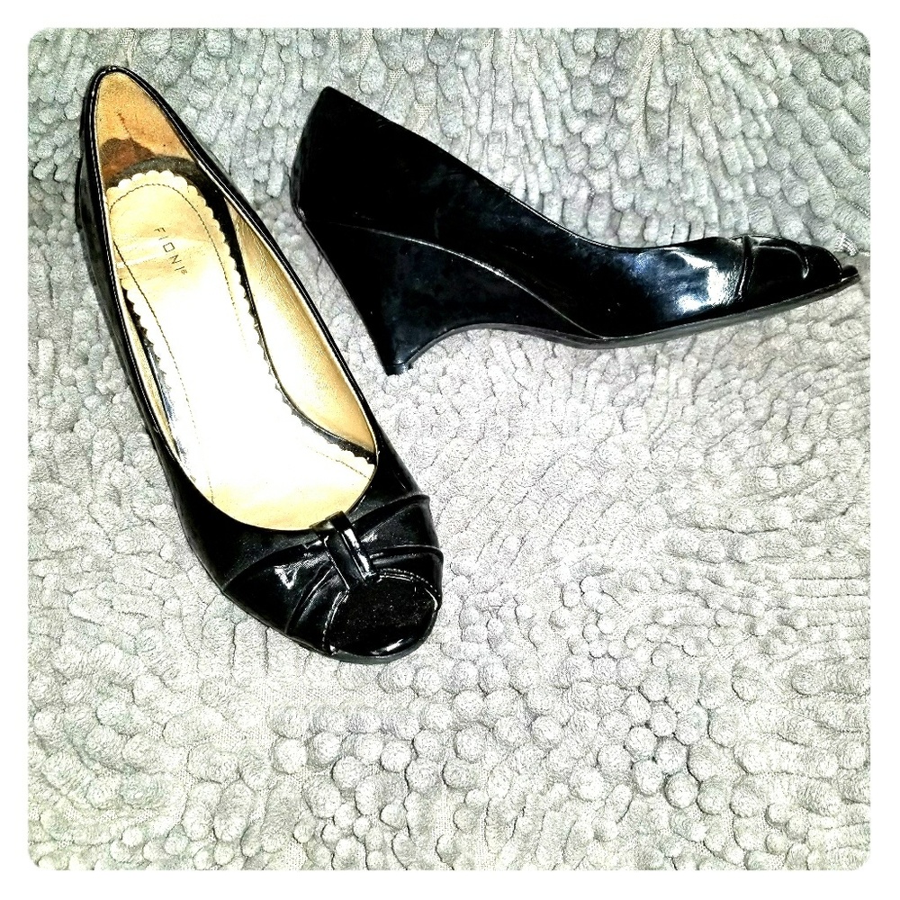 Open toe wedge