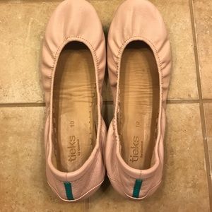 Excellent condition Tieks