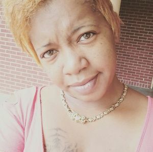 Meet your Posher, Yonique