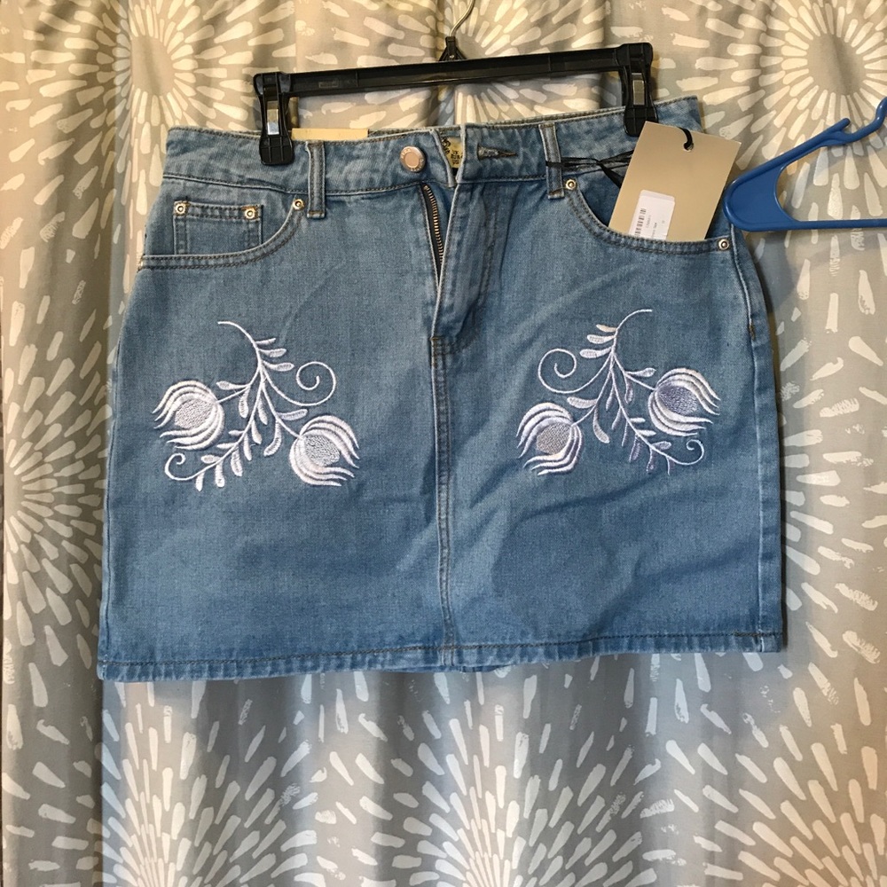 Demon skirt with embroidery