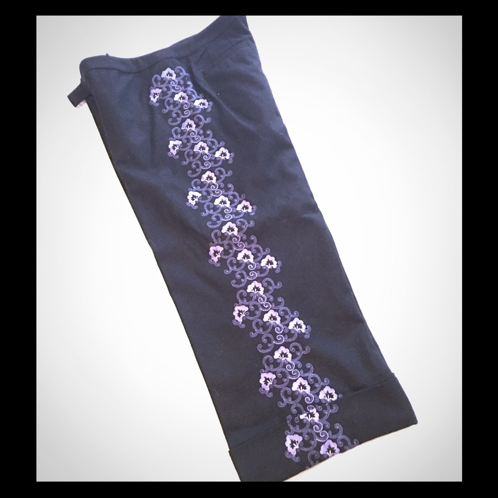 NEW Betsey Johnson Floral Wide Leg Capri Pants