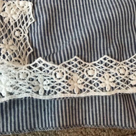 Lacy Tanktop - Picture 3 of 3