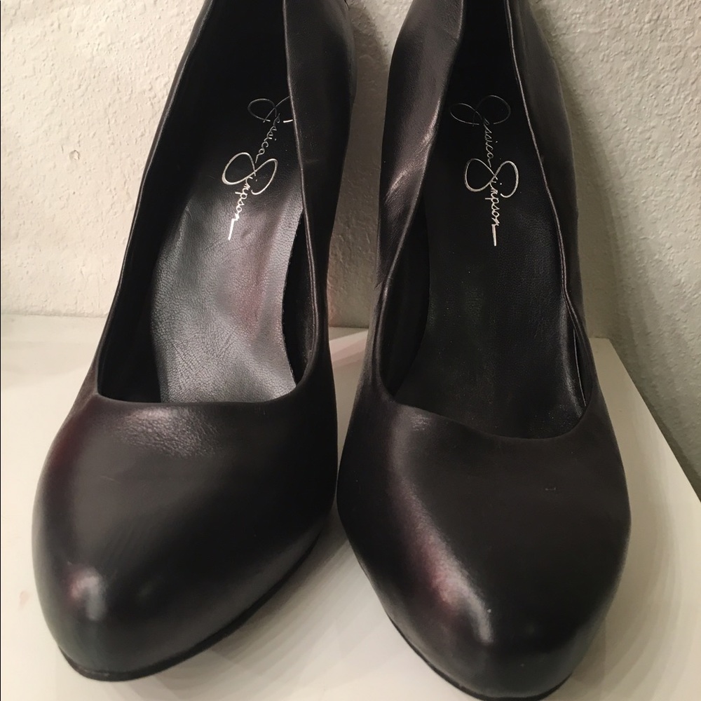 Super cute black bondage heels!