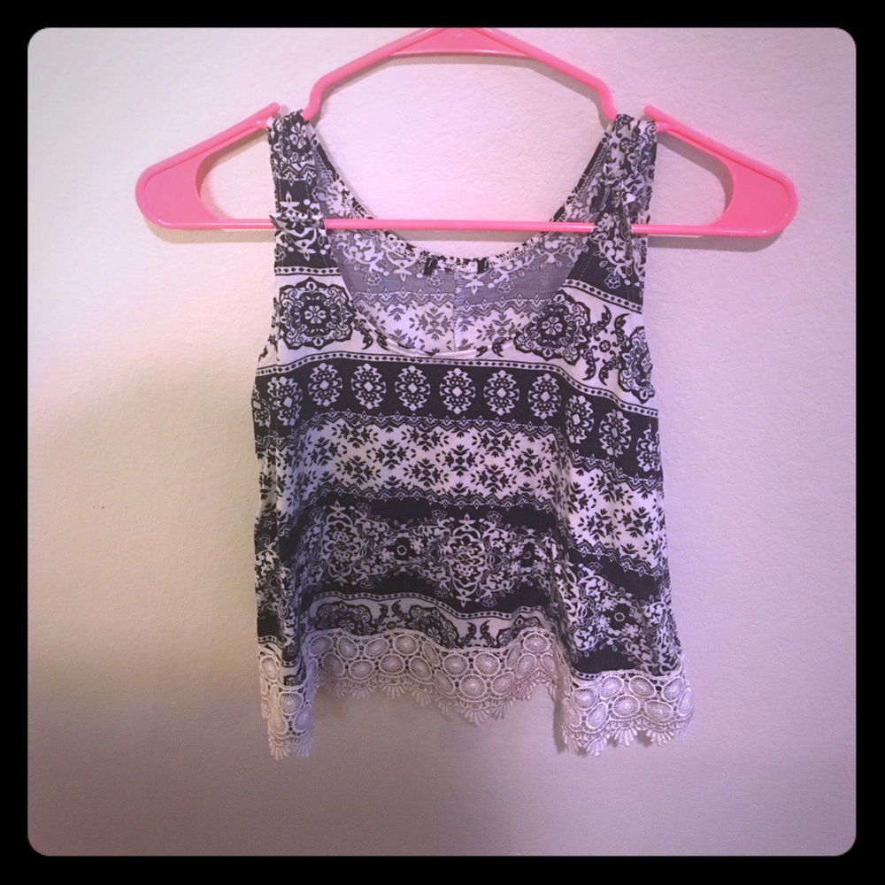 Flowy Tank top with lace trimming