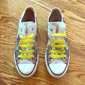 White converse size 7