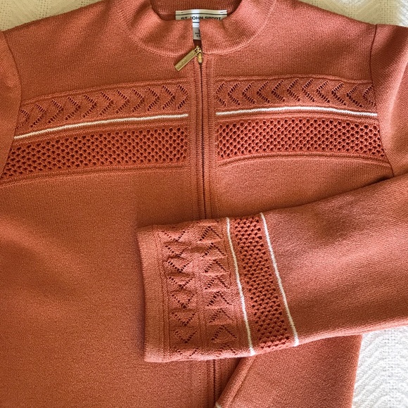 St. John Sport - Picture 6 of 7