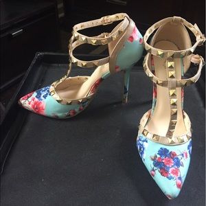 New Floral Pumps with Studs