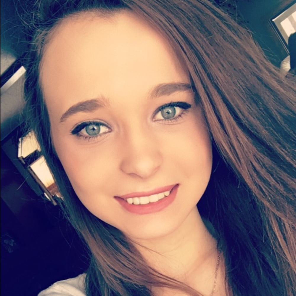 Meet your Posher, Katelyn