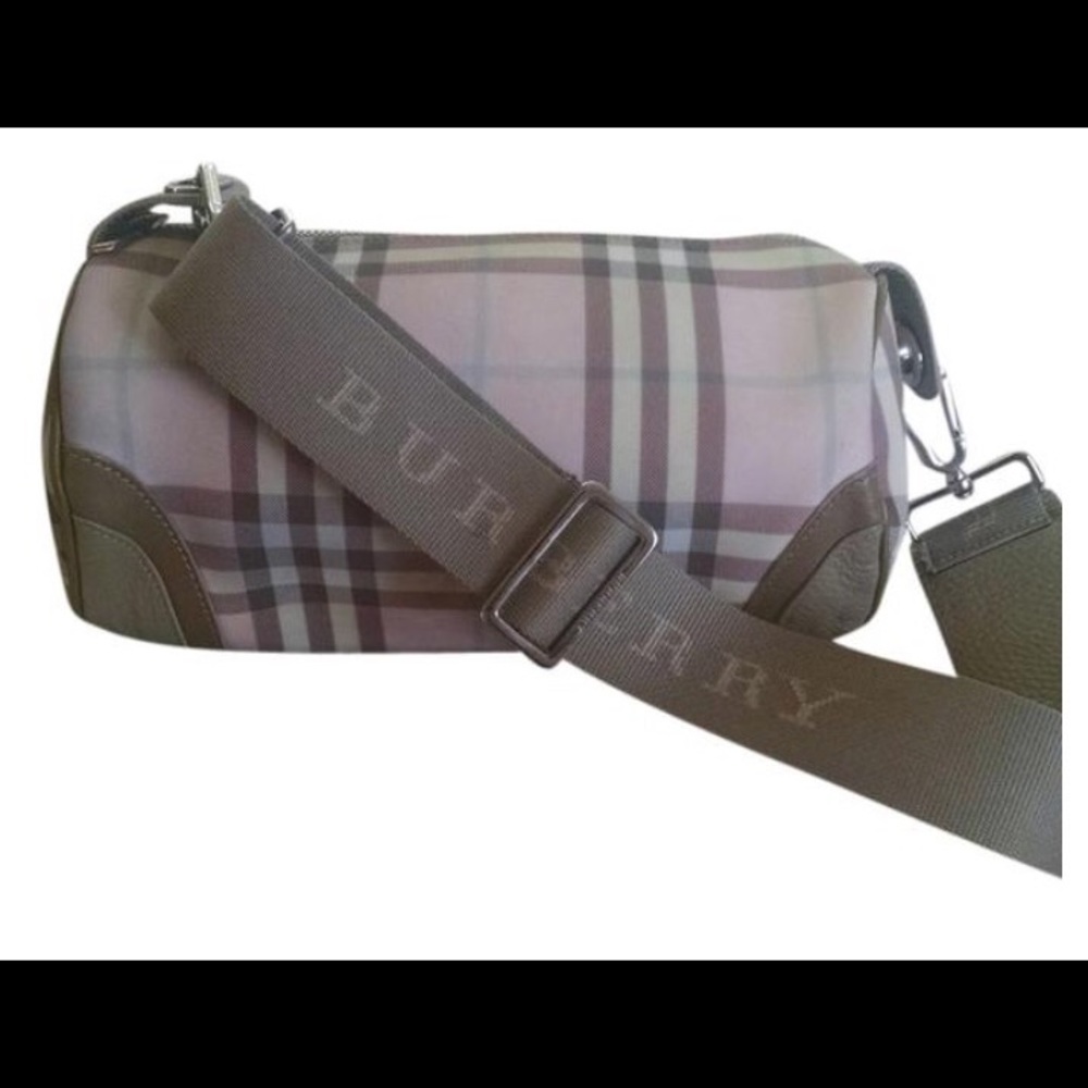 Gorgeous Authentic Burberry Handbag *LIKE NEW*