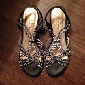 St. John's Bay Black & White Strappy Wedge Sandral